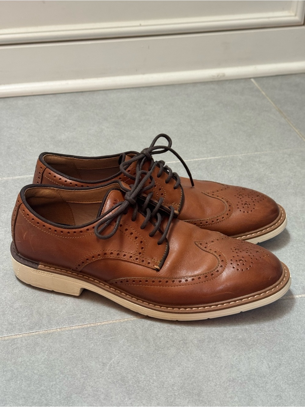 Cole Hahn Men's Brown Wingtip Brogue Dress Shoes - Classic Leather Oxford size 9